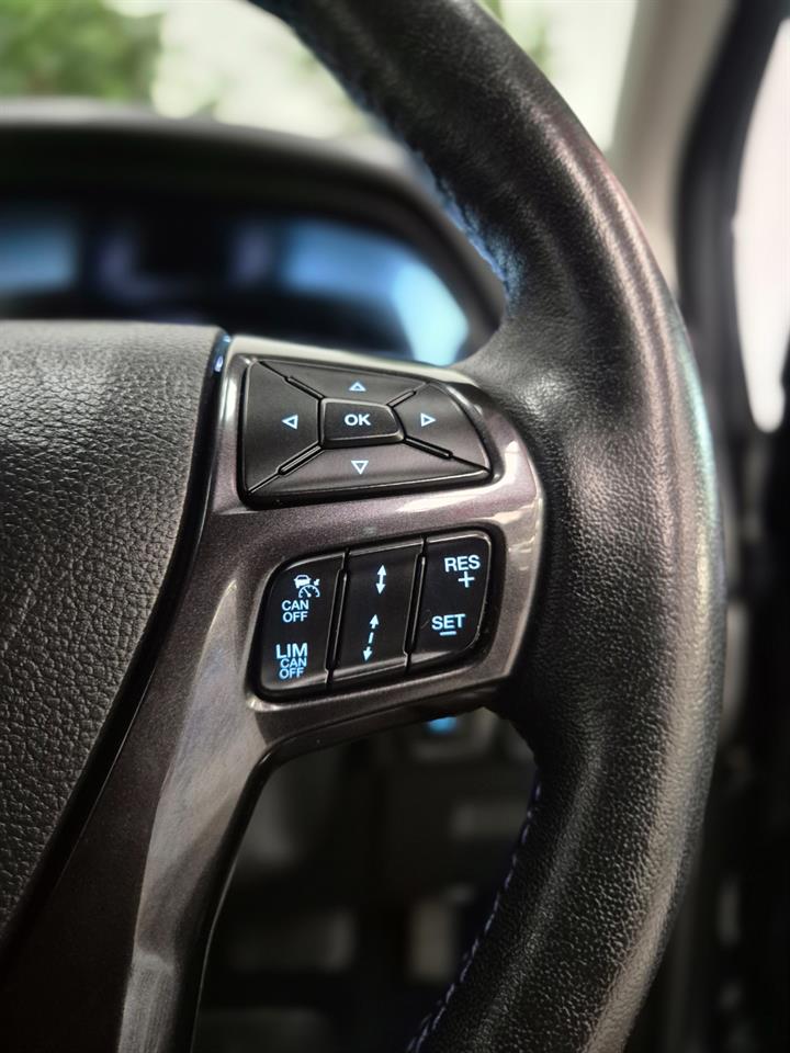 2022 Ford Everest thumbnail