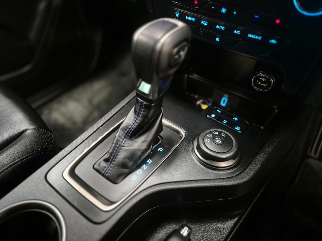 2022 Ford Everest thumbnail