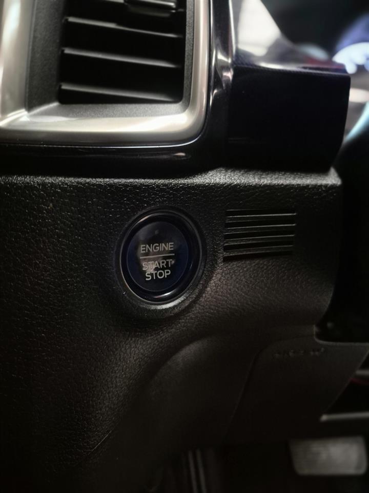 2022 Ford Everest thumbnail