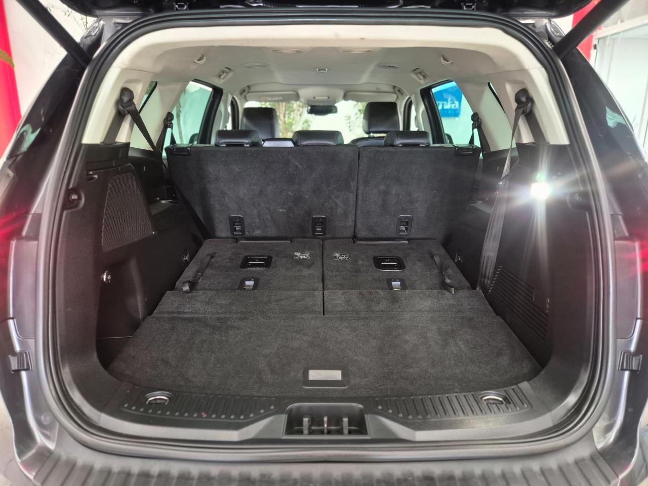 2022 Ford Everest thumbnail