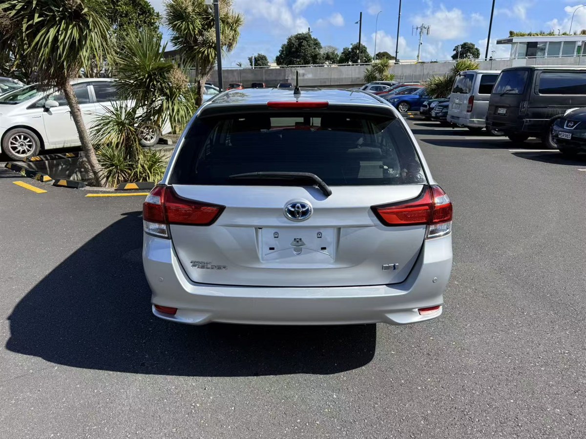 2017 Toyota Corolla thumbnail