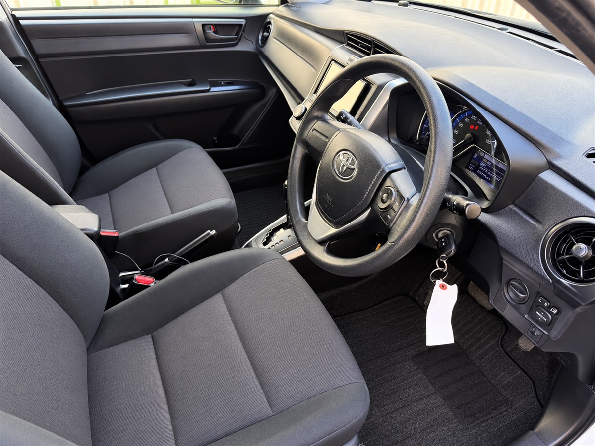 2017 Toyota Corolla thumbnail
