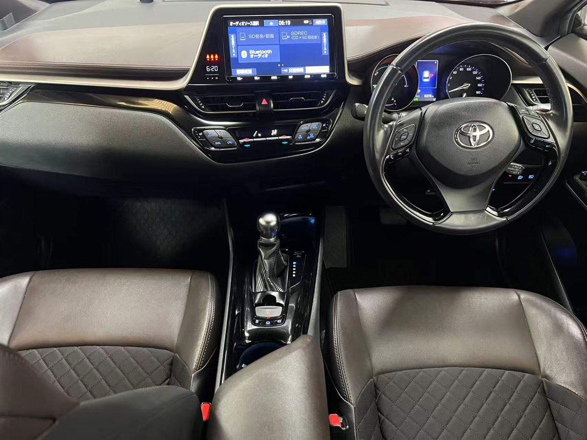 2019 Toyota C-HR thumbnail