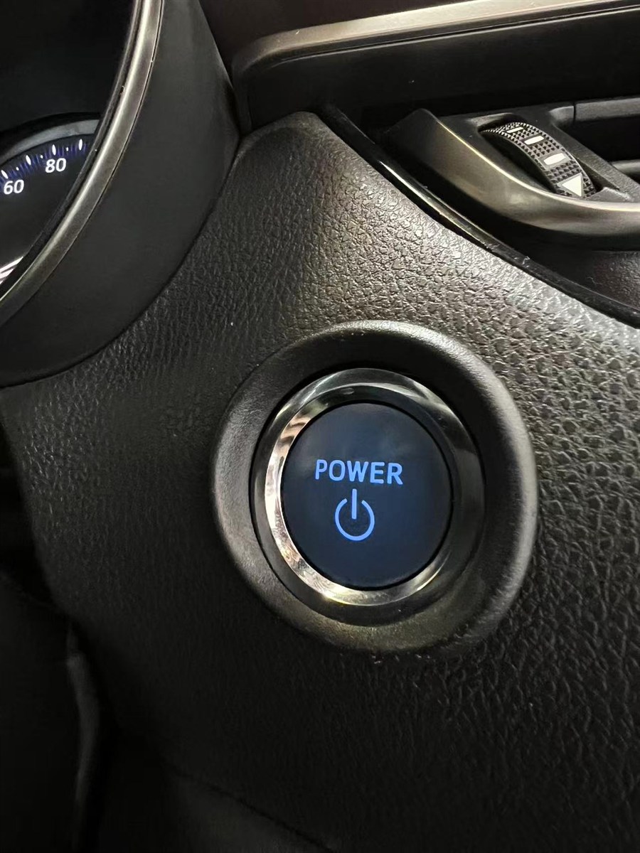 2019 Toyota C-HR thumbnail