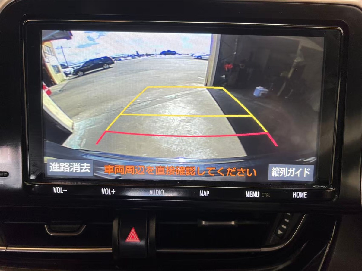 2019 Toyota C-HR thumbnail