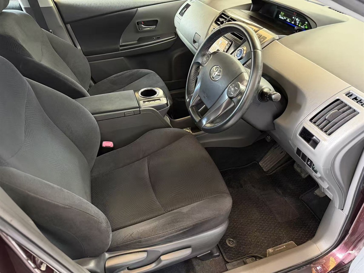 2014 Toyota Prius thumbnail