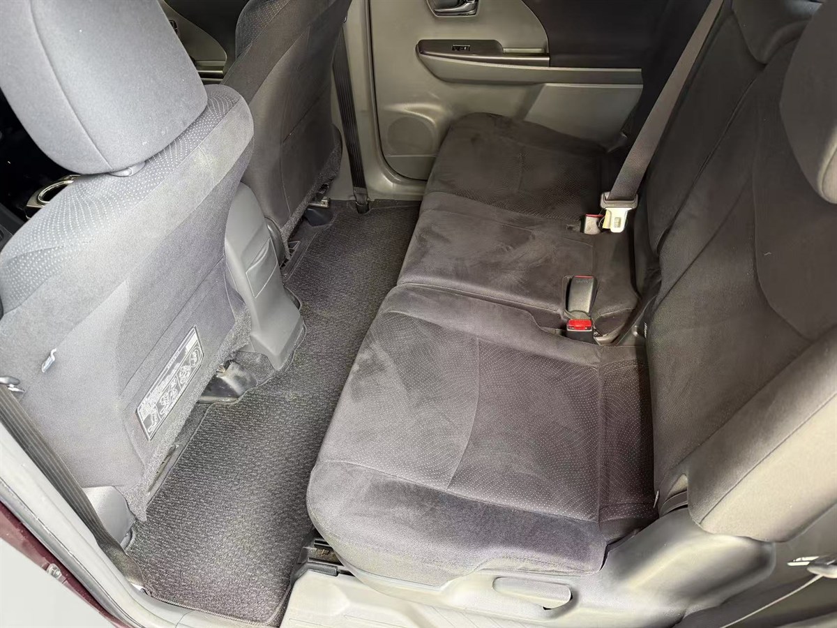 2014 Toyota Prius thumbnail