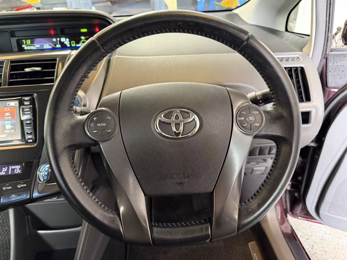 2014 Toyota Prius thumbnail