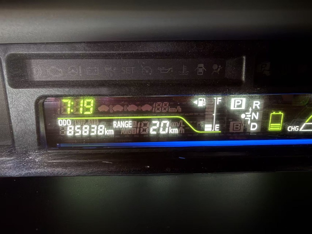 2014 Toyota Prius thumbnail