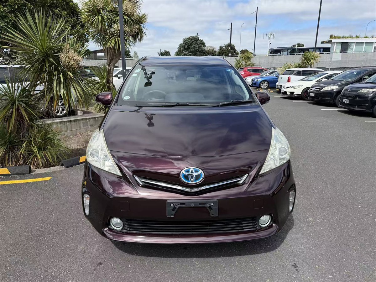 2014 Toyota Prius thumbnail