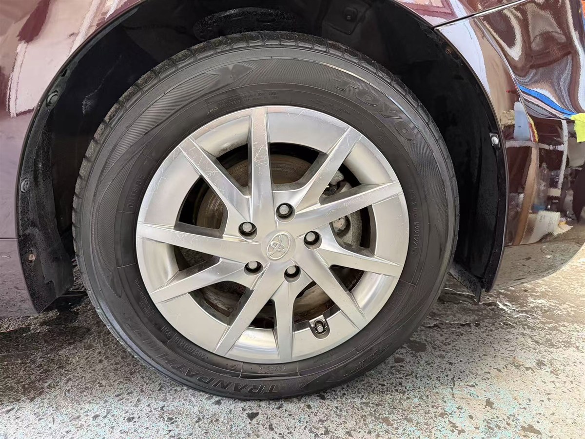 2014 Toyota Prius thumbnail