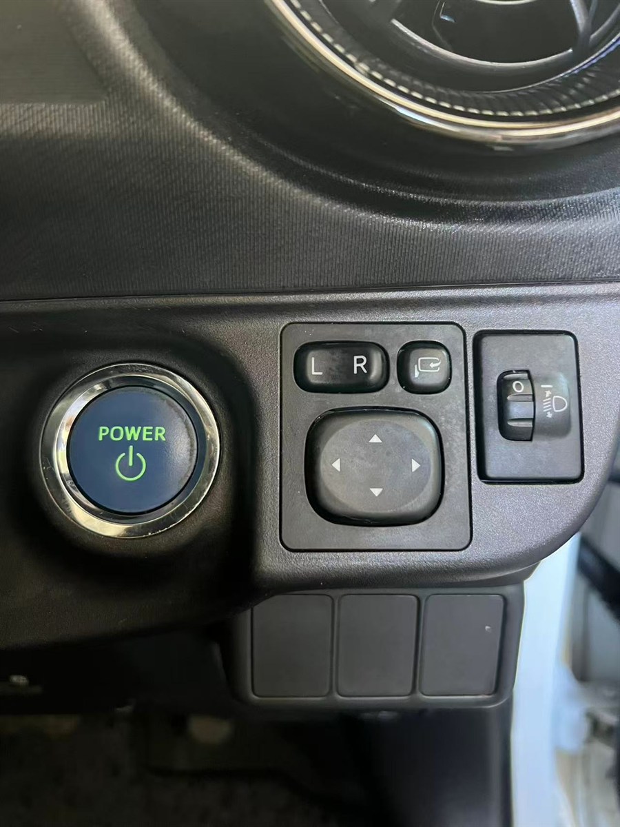 2020 Toyota Aqua thumbnail