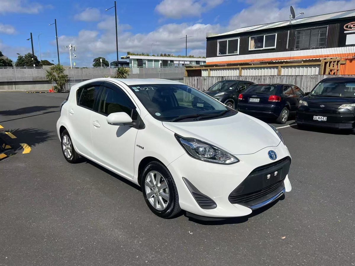 2020 Toyota Aqua thumbnail
