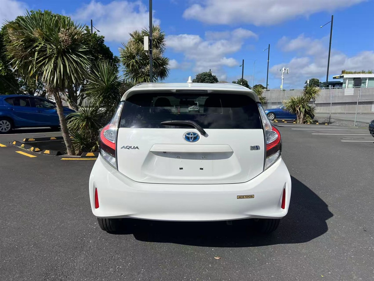 2020 Toyota Aqua thumbnail