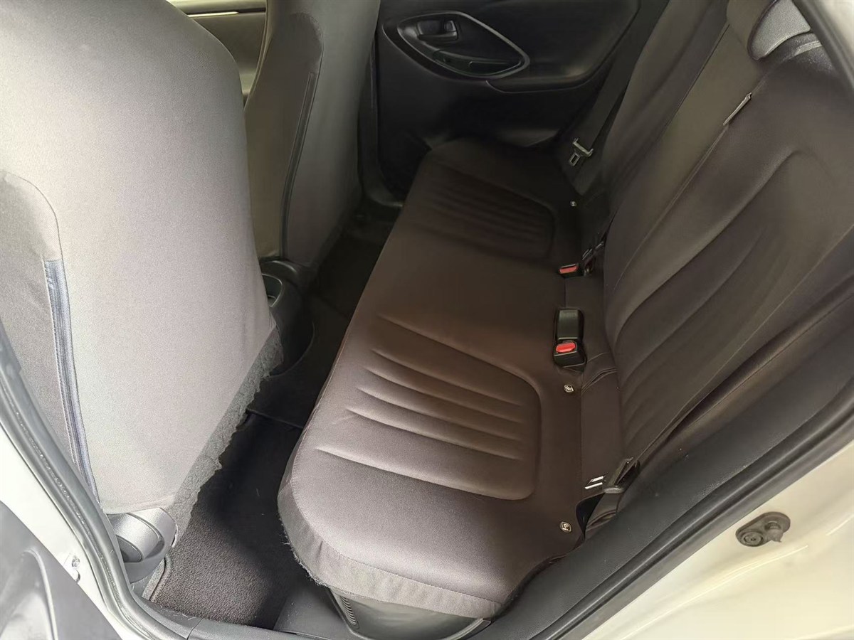 2021 Toyota Yaris thumbnail