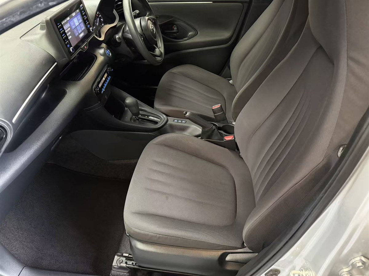 2021 Toyota Yaris thumbnail