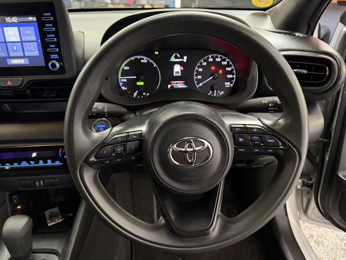 2021 Toyota Yaris thumbnail