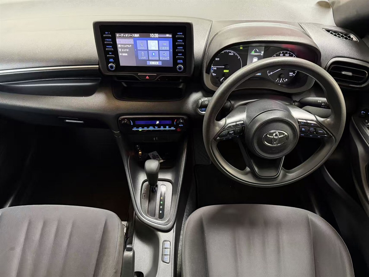 2021 Toyota Yaris thumbnail