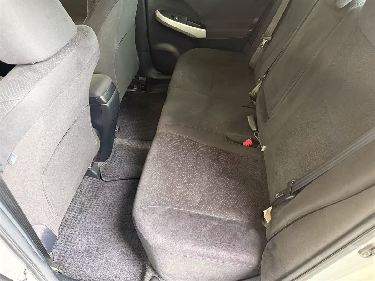 2013 Toyota Prius thumbnail
