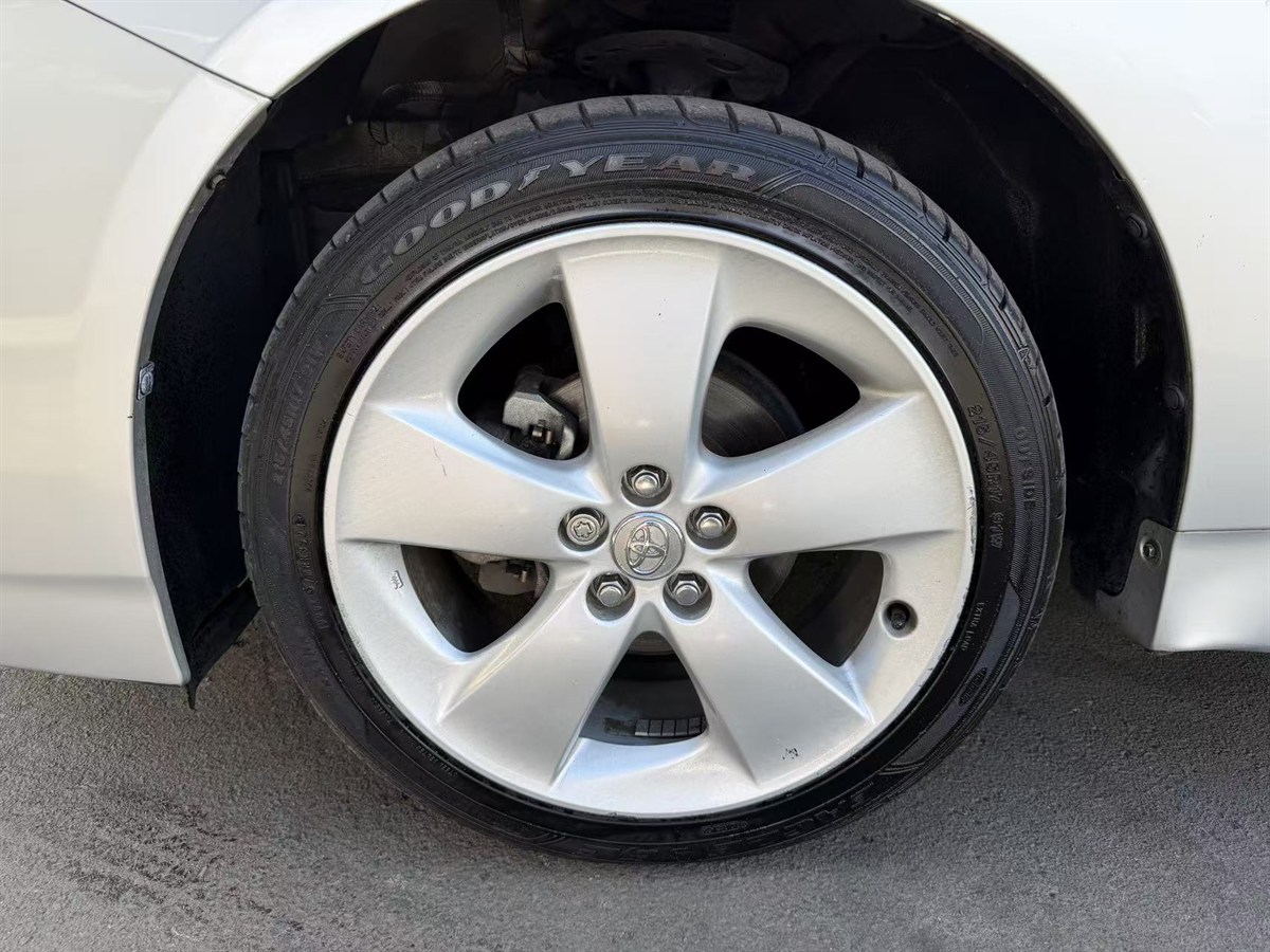 2013 Toyota Prius thumbnail