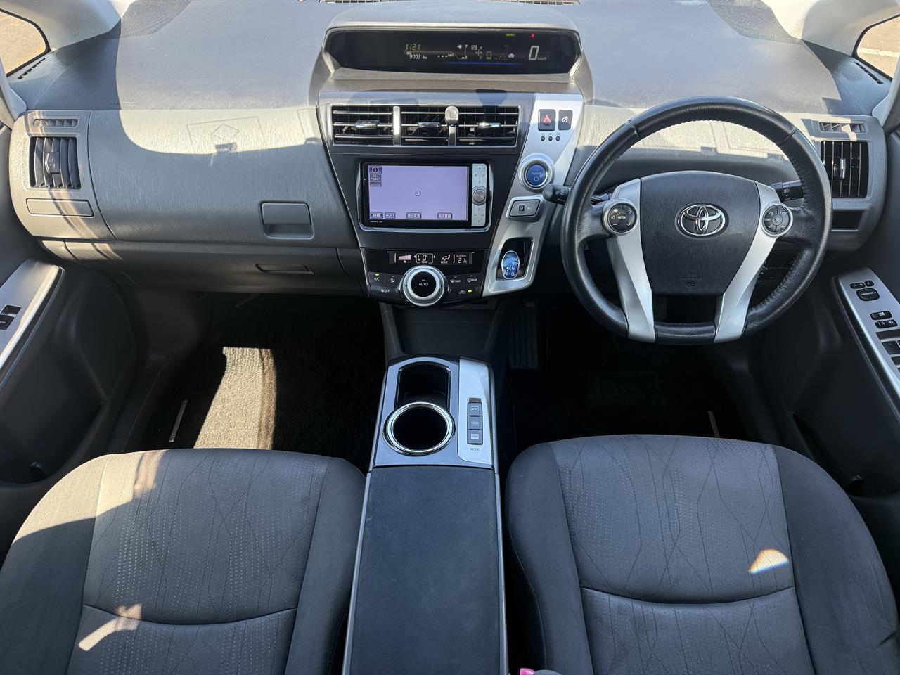 2012 Toyota Prius thumbnail