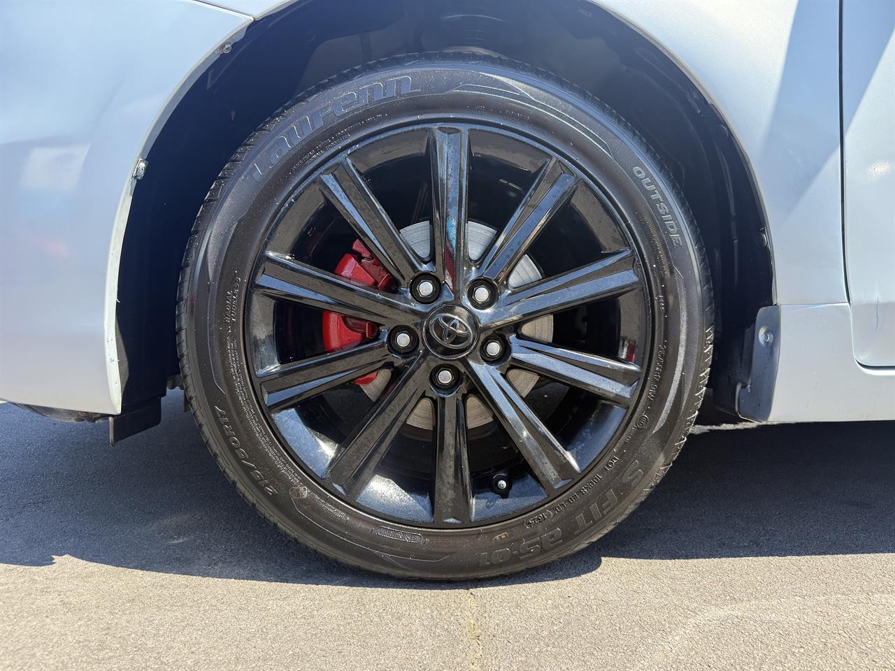 2012 Toyota Prius thumbnail