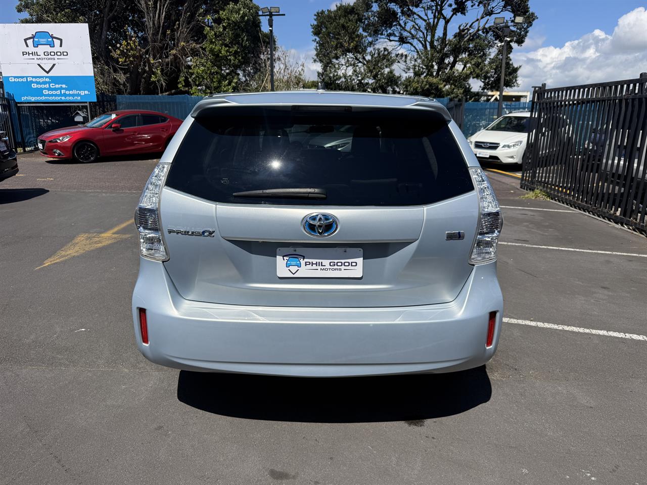 2012 Toyota Prius thumbnail