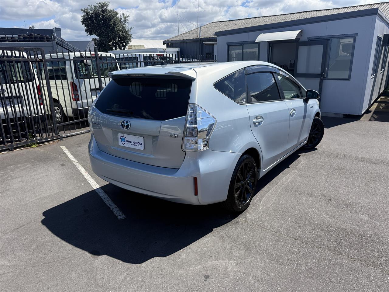 2012 Toyota Prius thumbnail