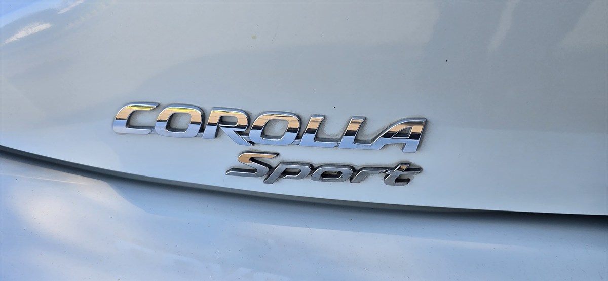 2018 Toyota Corolla thumbnail