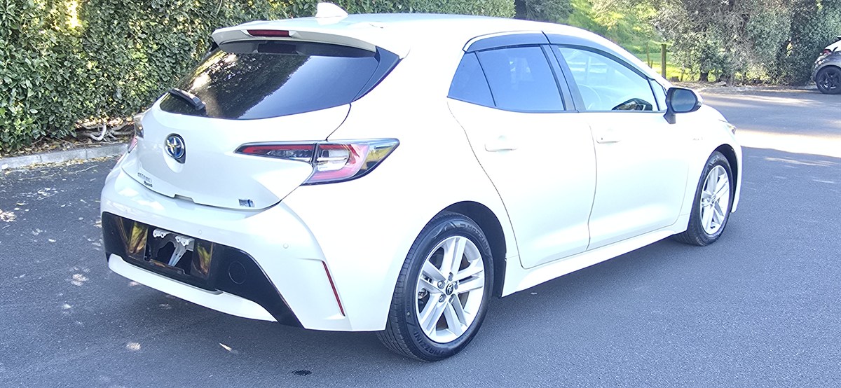 2018 Toyota Corolla thumbnail