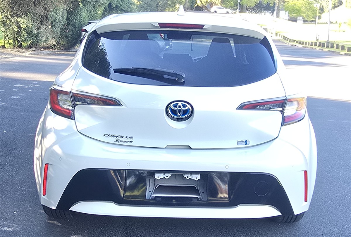 2018 Toyota Corolla thumbnail