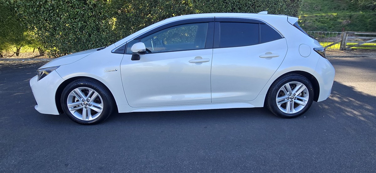 2018 Toyota Corolla thumbnail