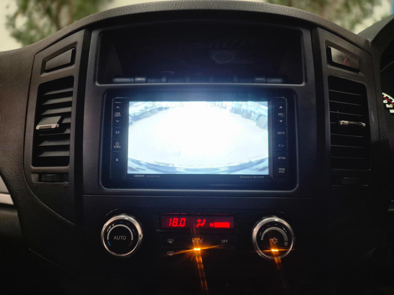 2014 Mitsubishi Pajero thumbnail