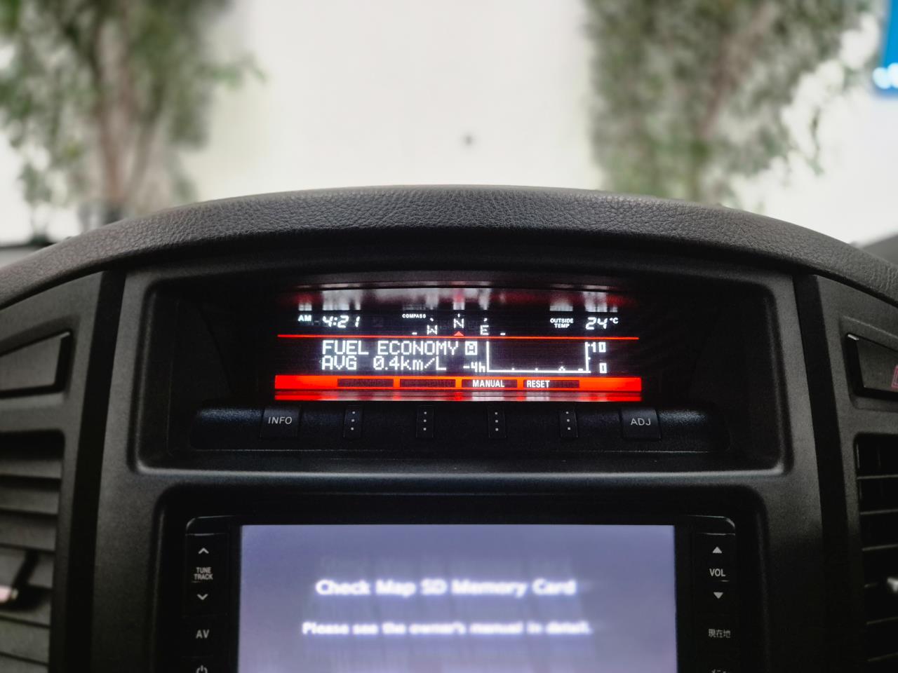 2014 Mitsubishi Pajero thumbnail