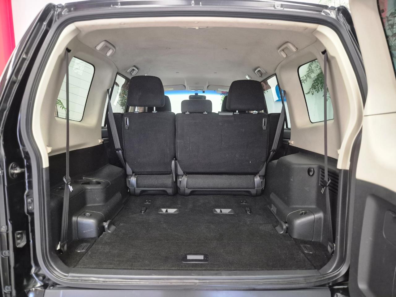 2014 Mitsubishi Pajero thumbnail