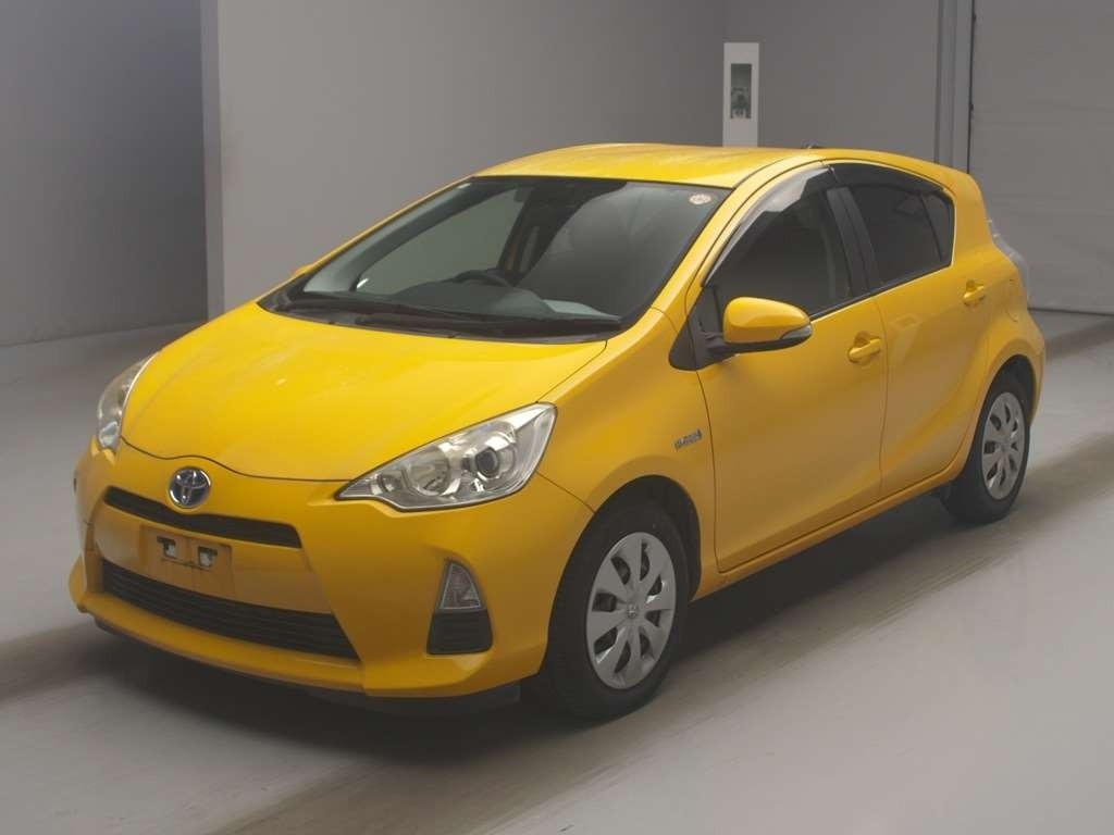 2014 Toyota Aqua thumbnail