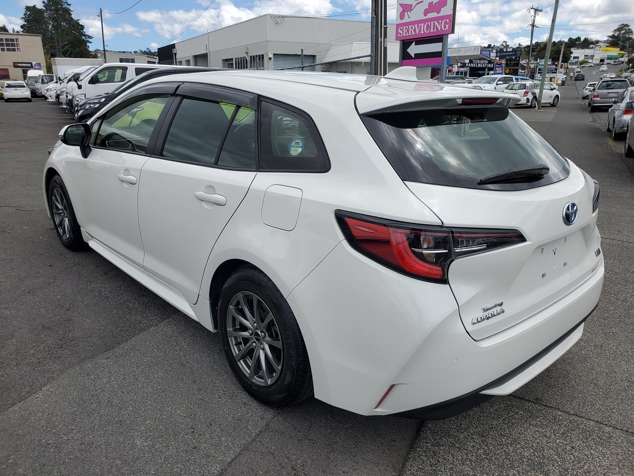 2021 Toyota Corolla thumbnail