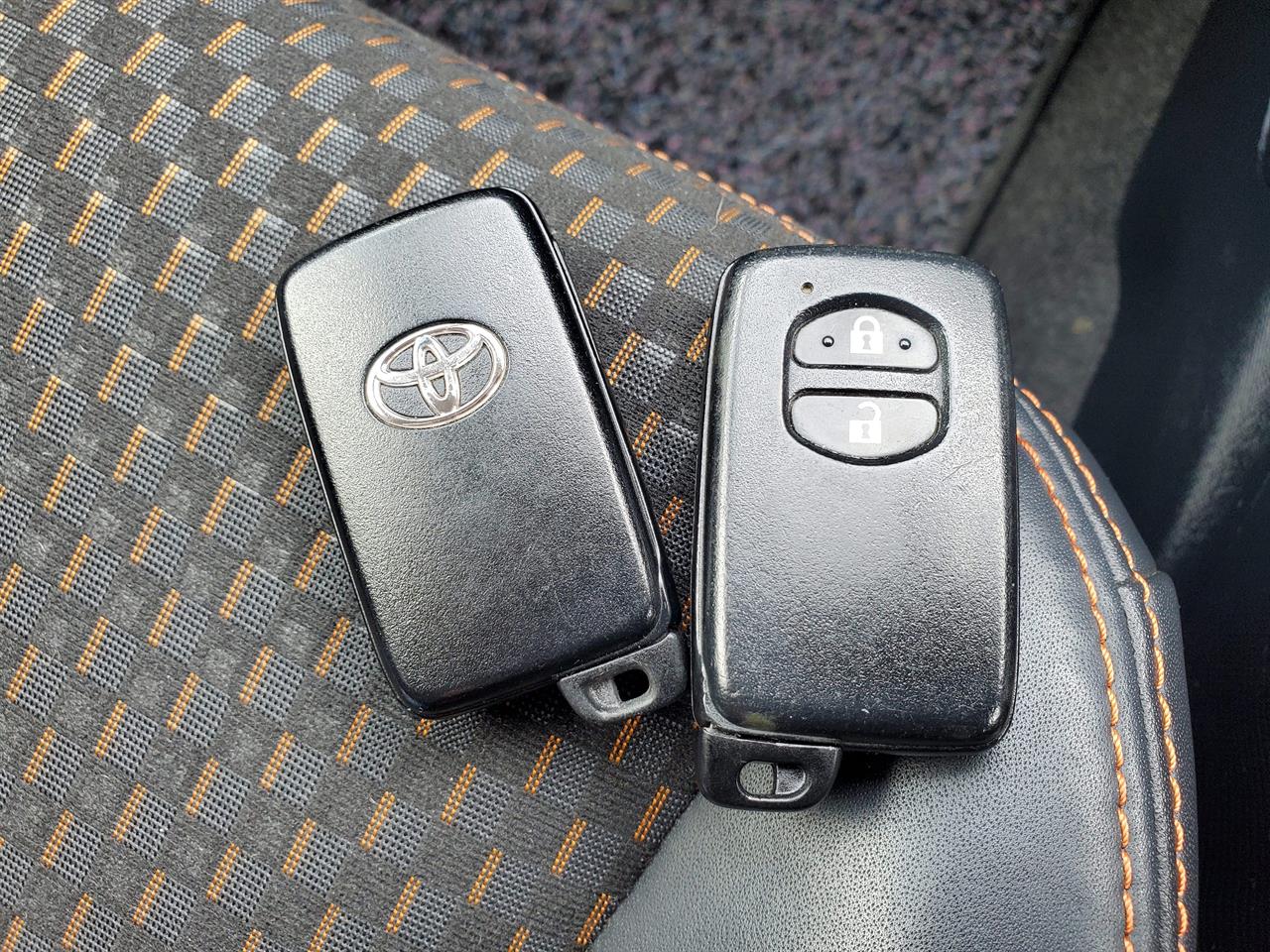 2016 Toyota Aqua thumbnail