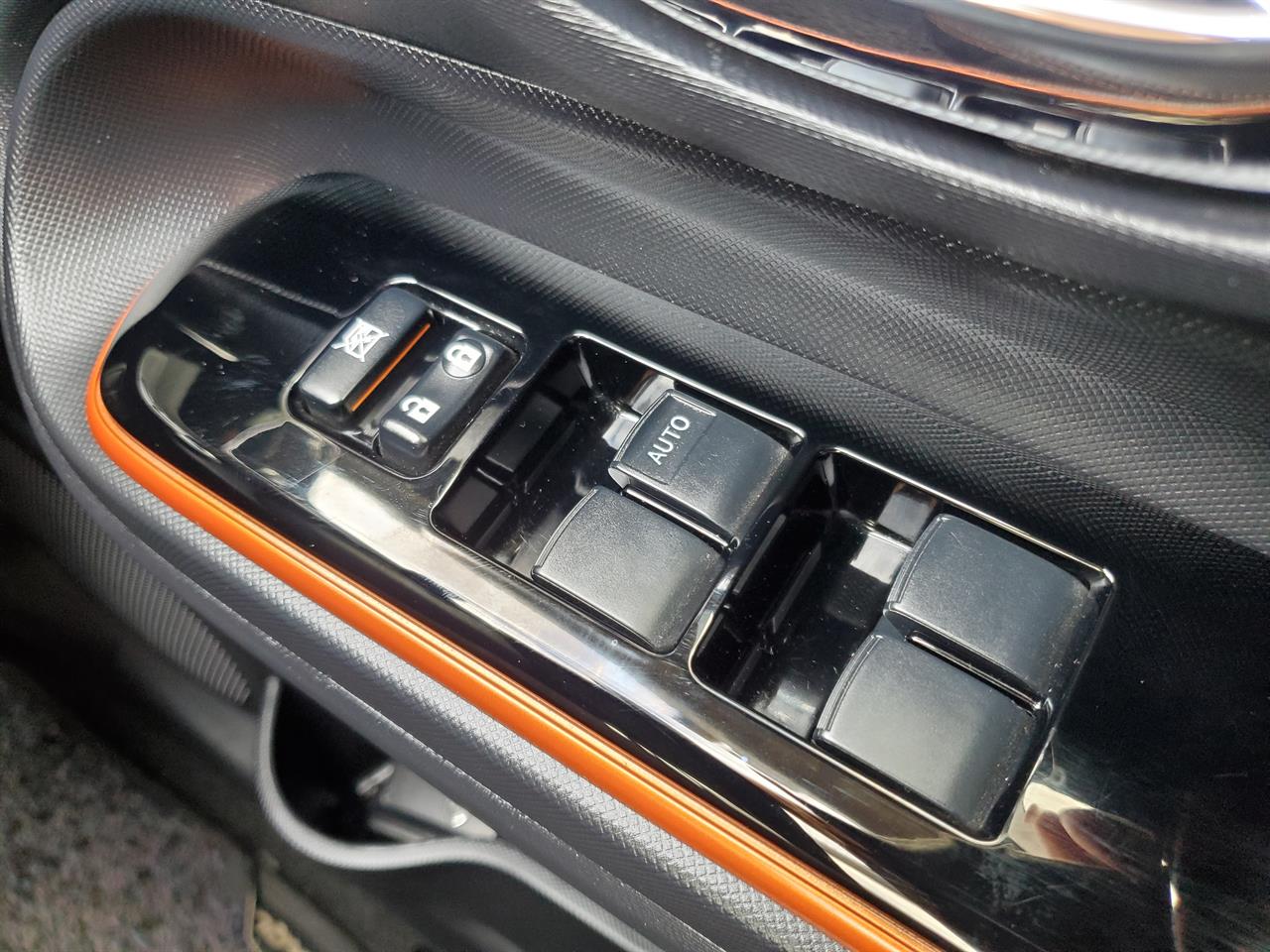2016 Toyota Aqua thumbnail