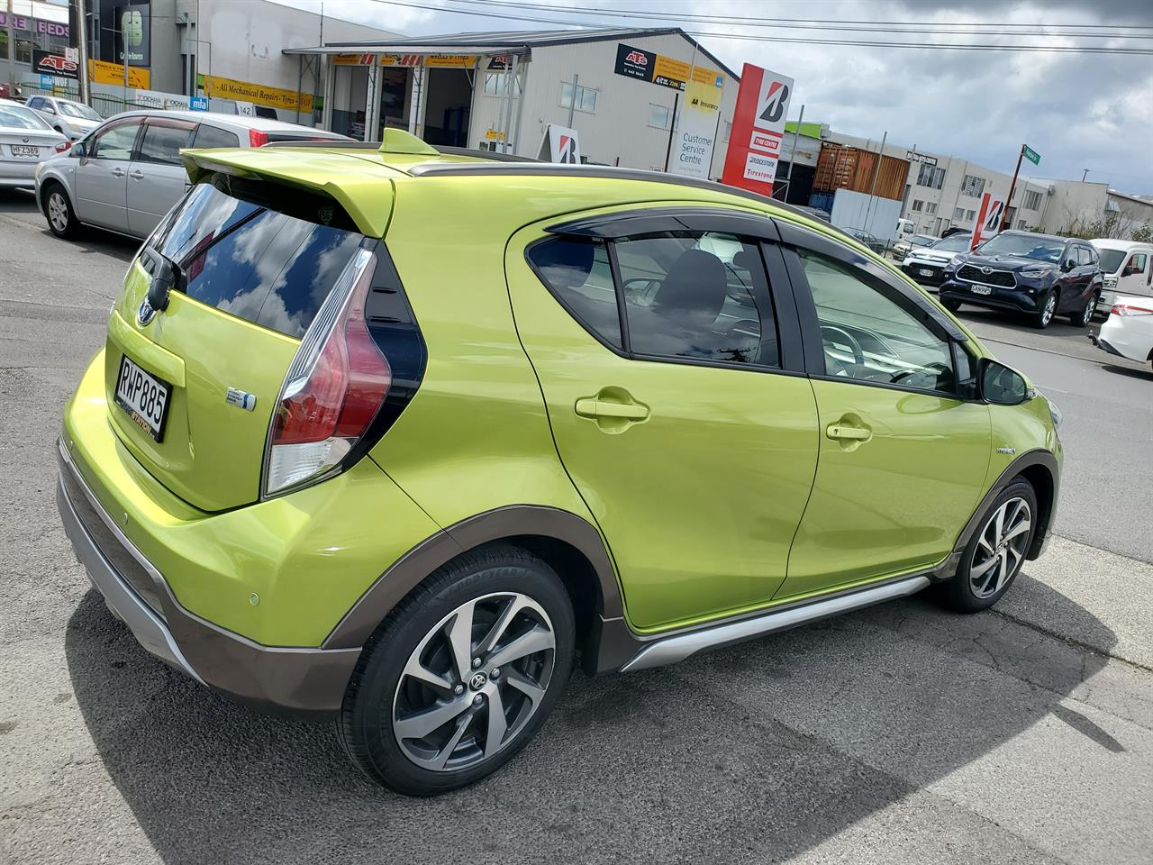 2016 Toyota Aqua thumbnail