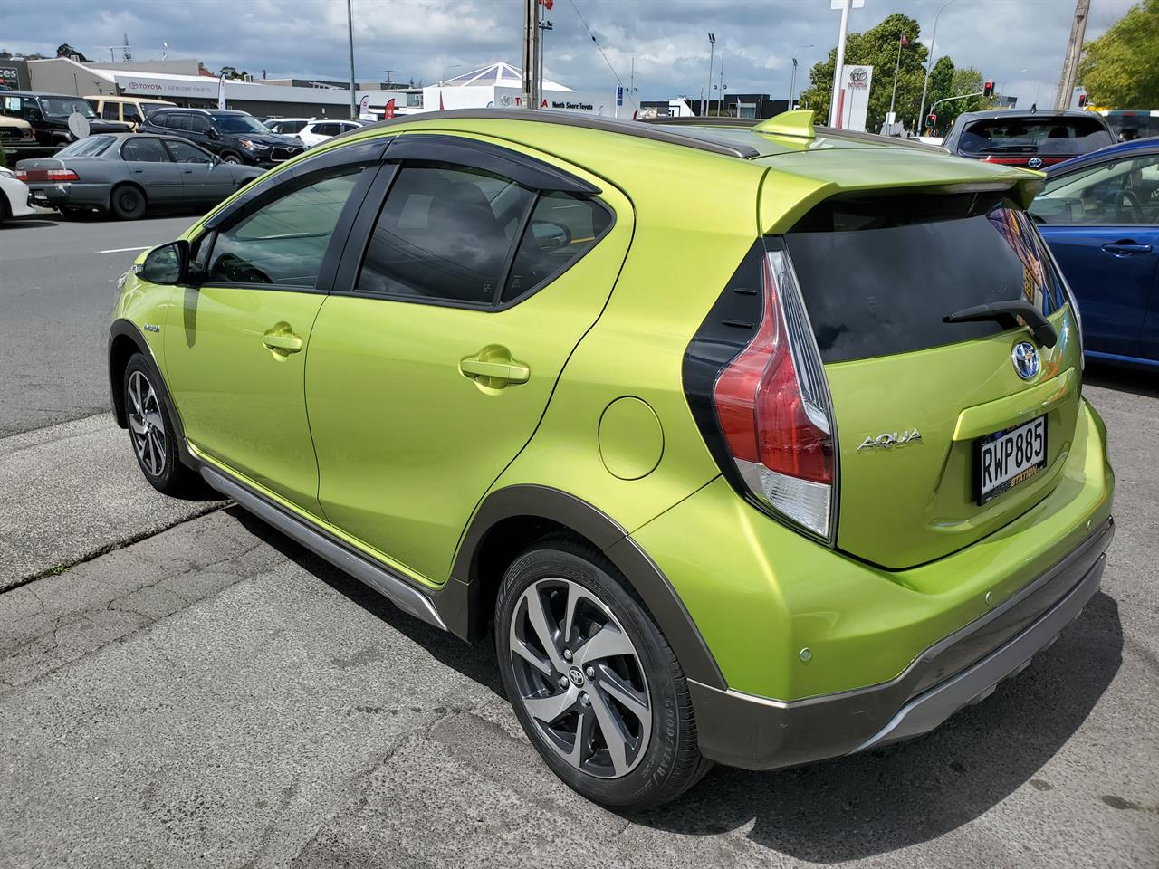 2016 Toyota Aqua thumbnail