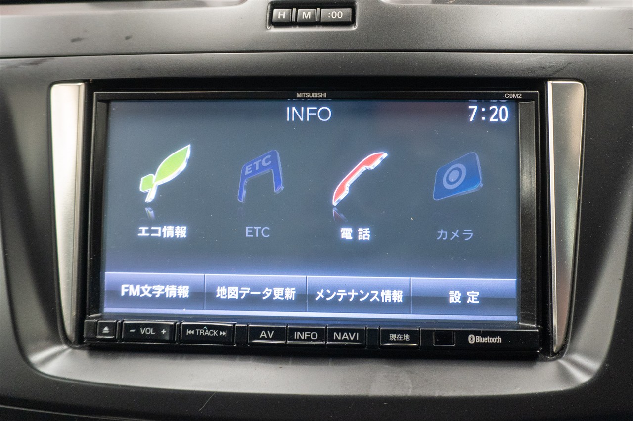 2012 Mazda Premacy thumbnail