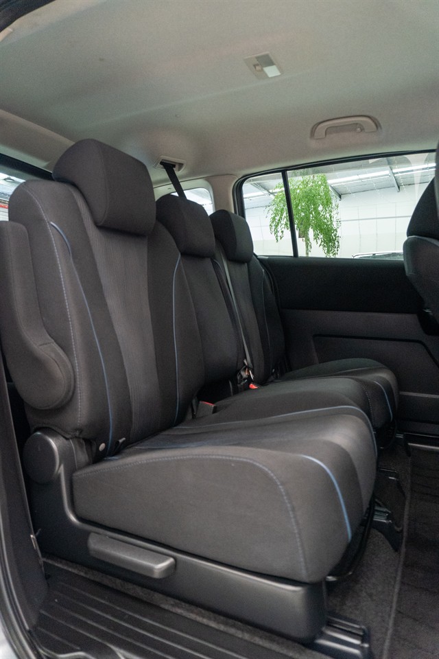2012 Mazda Premacy thumbnail