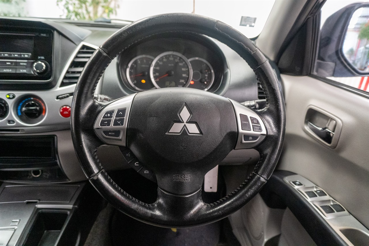 2014 Mitsubishi Triton thumbnail