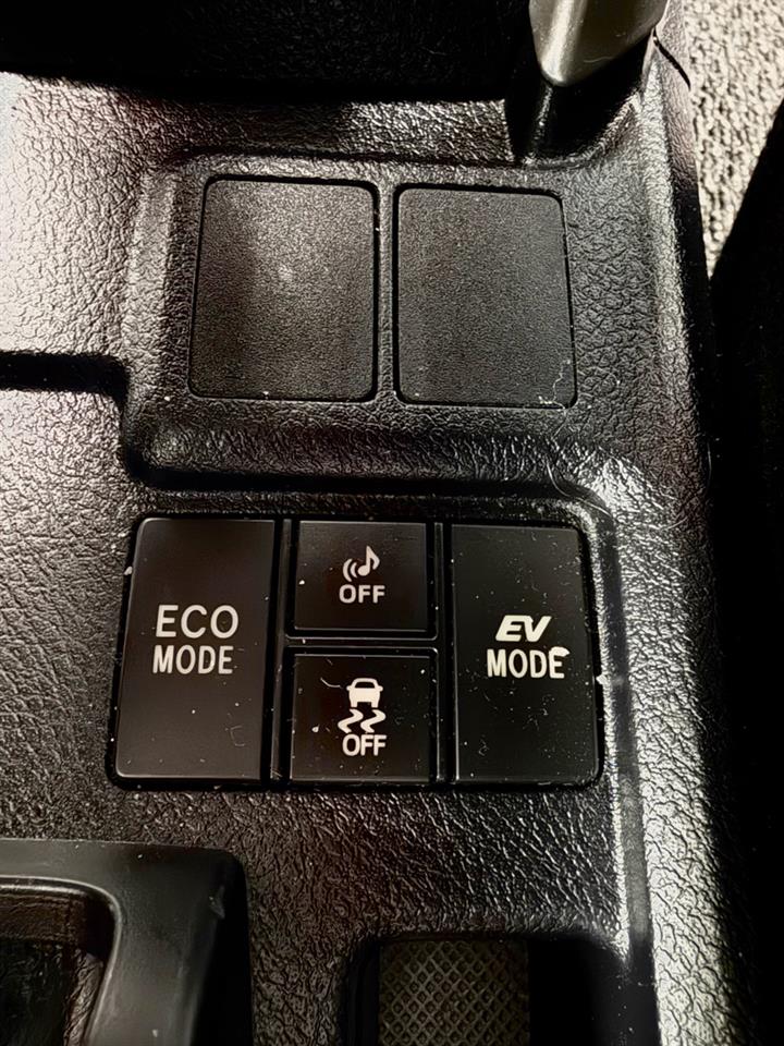 2016 Toyota Corolla thumbnail