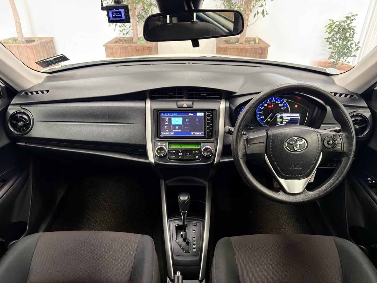 2016 Toyota Corolla thumbnail
