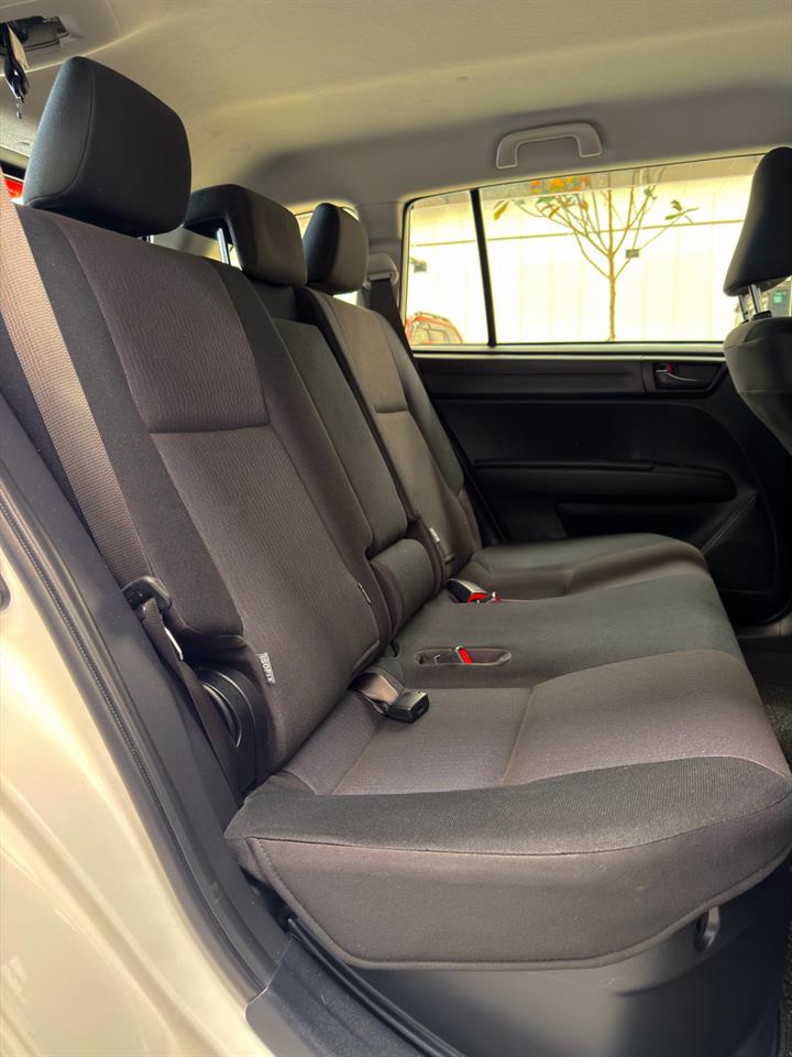2016 Toyota Corolla thumbnail