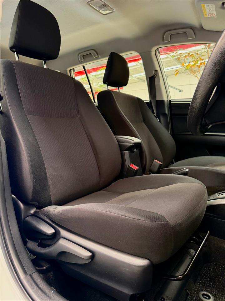 2016 Toyota Corolla thumbnail