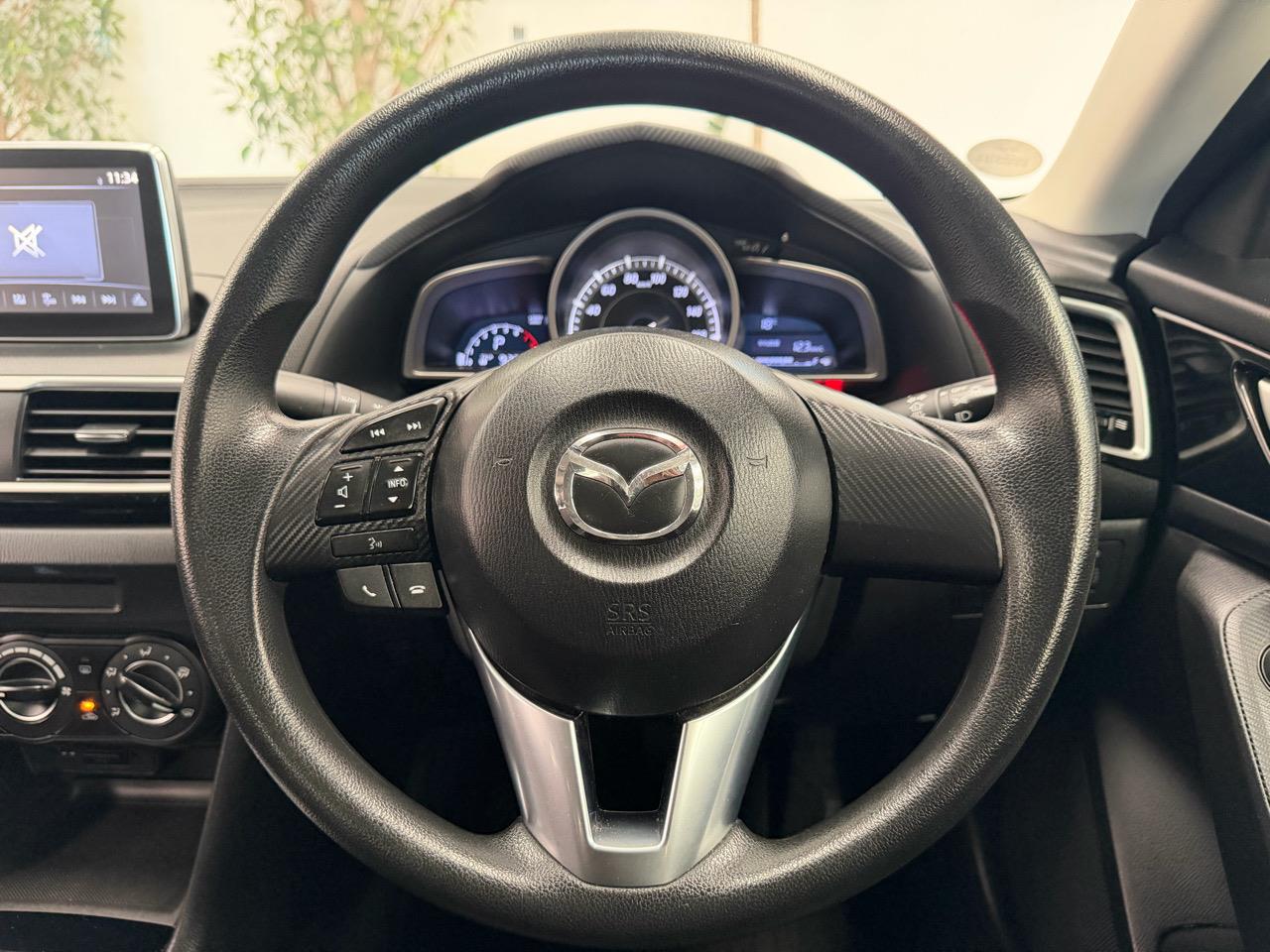 2015 Mazda Axela thumbnail