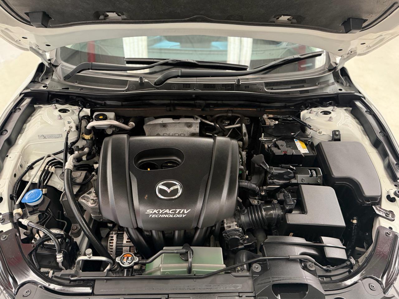 2015 Mazda Axela thumbnail